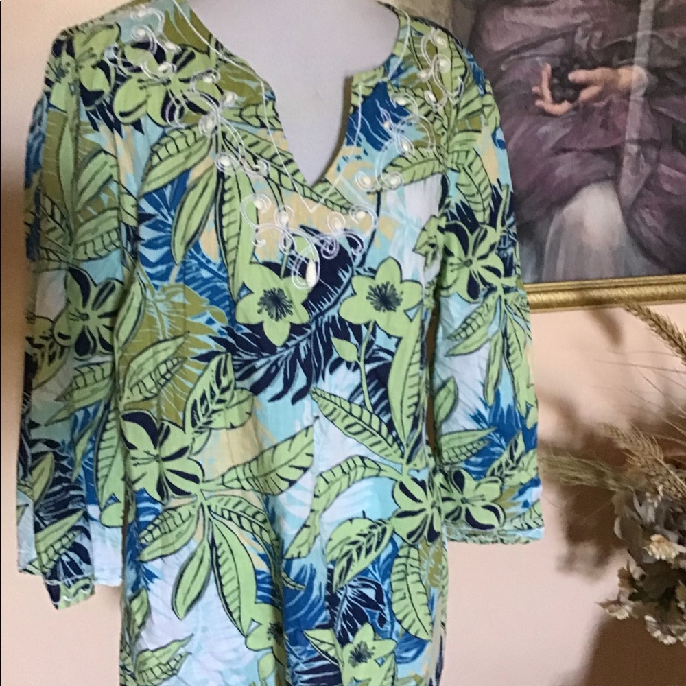 Tropical print three quarter sleeve blouse